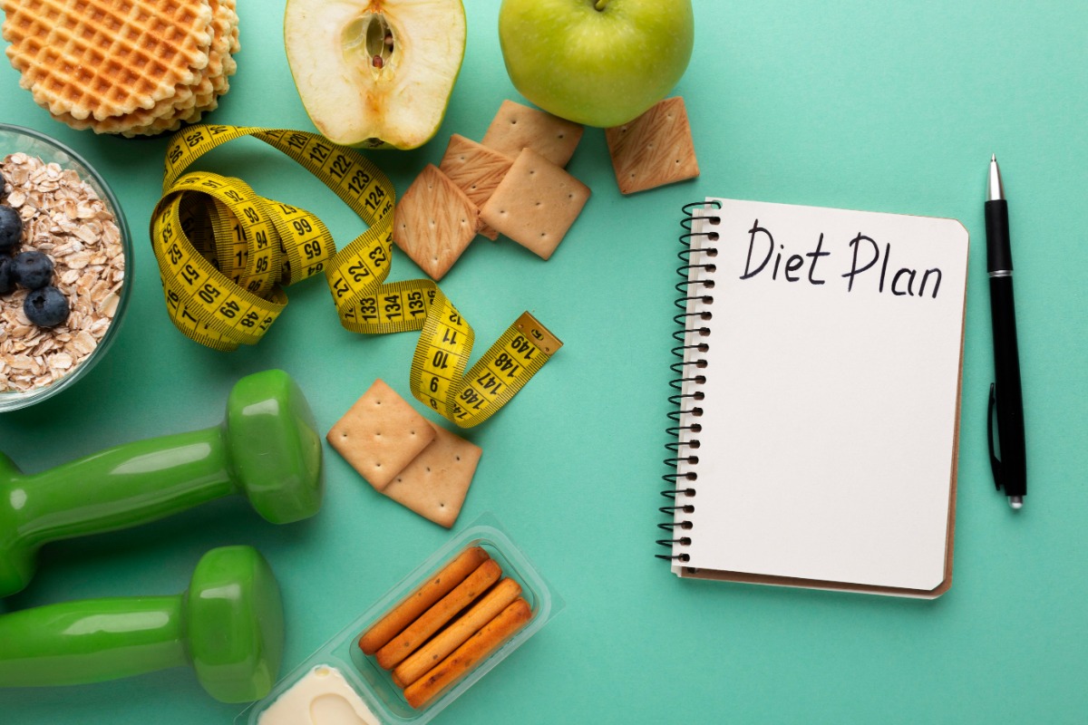 meal-planning-notepad-food-assortment.jpg